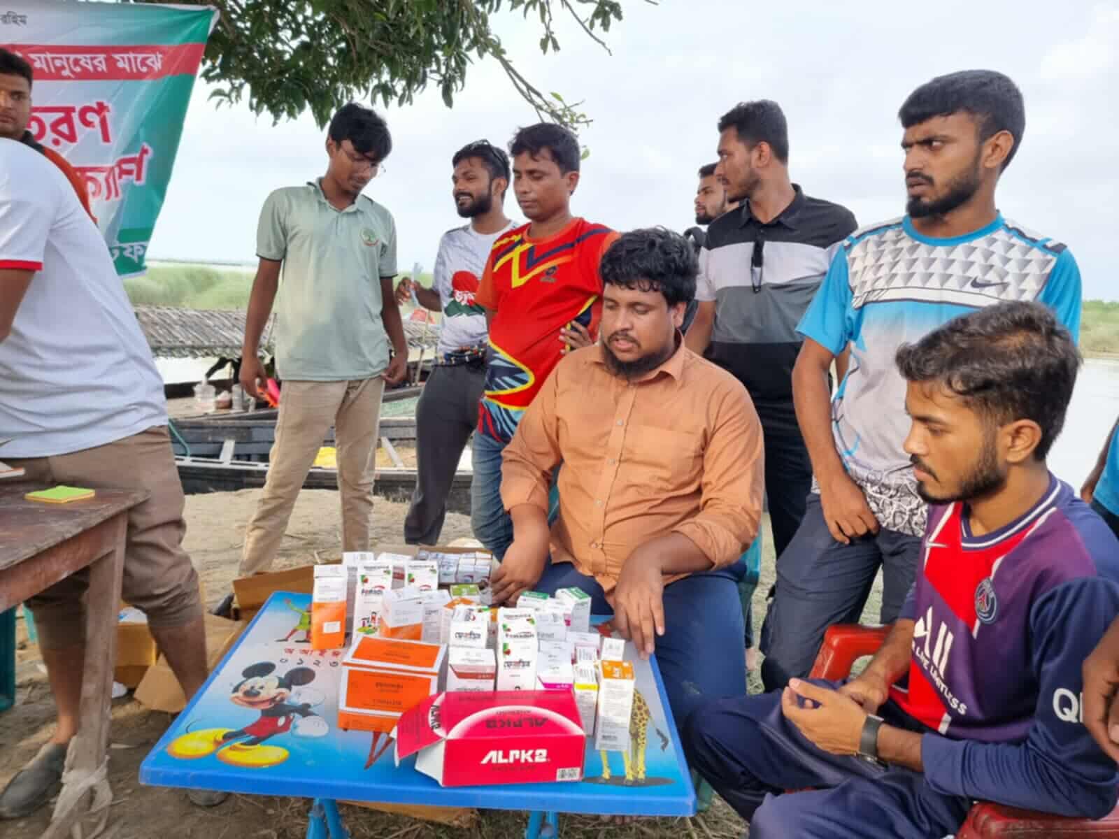 ফ্রি ওষুধ বিতরণের চিত্র