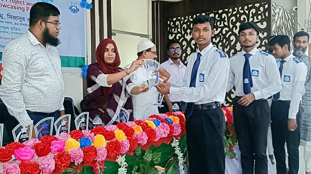 ছবি-আলোকিত গৌড়