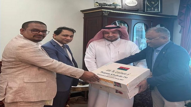 কাতারের আমিরের জন্য মৌসুমি ফল পাঠালেন খালেদা জিয়া