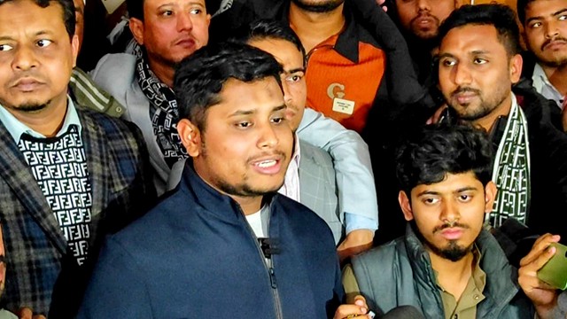 প্রশাসনের আচরণ এমন একপাক্ষিক হলে নির্বাচনের প্রয়োজন নেই:  হাসনাত আবদুল্লাহ