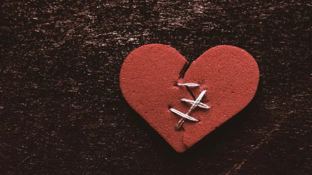 ব্যর্থ প্রেম ভুলে নতুন করে ঘুরে দাঁড়ানোর দিন আজ