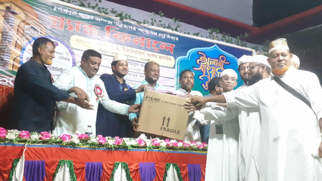 গোমস্তাপুরে ইসলামী সাংস্কৃতিক অনুষ্ঠান ও পুরস্কার বিতরণ