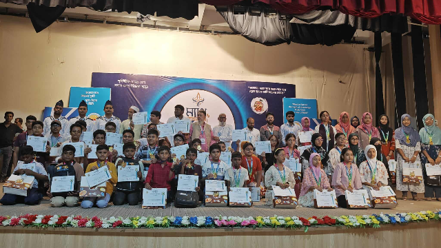 চাঁপাইনবাবগঞ্জে  ফুলকুঁড়ি আসরের উদ্যোগে ১৩০০ শিক্ষার্থীর অংশগ্রহণে  ম্যাথ অলিম্পিয়াড অনুষ্ঠিত