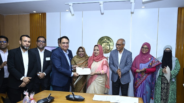 কর্মসংস্থানে গুরুত্বপূর্ণ অবদান, বাংলাদেশ ব্যাংকের সম্মাননা পেল ইউসিবি