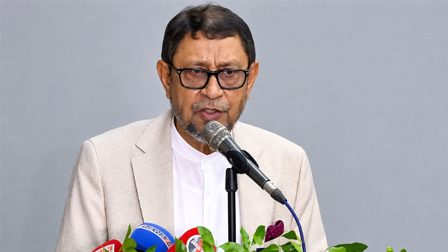 জেলা হাসপাতালে ১০টি ও মেডিক্যাল কলেজে ৫০টি ডায়ালাইসিস মেশিন: স্বাস্থ্যমন্ত্রী