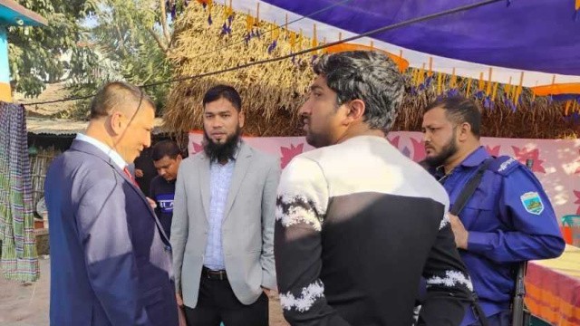 ভোলাহাটে নির্বাচনী আচরণবিধি লঙ্ঘন: সরকারি কর্মচারীকে ২০ হাজার টাকা জরিমানা