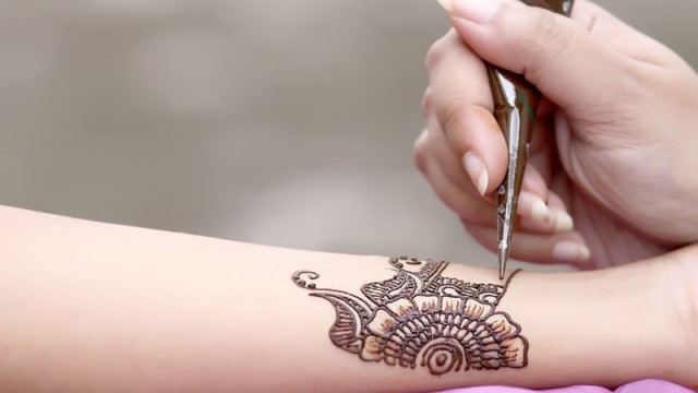 জাতীয় নির্বাচন উপলক্ষে নবাবগঞ্জ সরকারি কলেজে নির্বাচনী মেহেদী উৎসব আজ