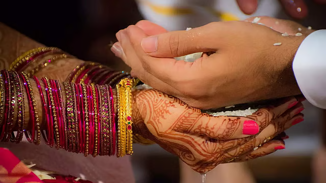 দ্বিতীয় বিয়েতে সুখী হওয়ার সম্ভাবনা বেশি, বলছে গবেষণা