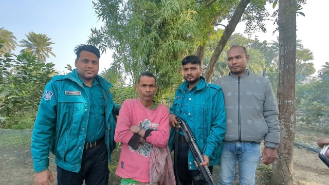 ছবিঃ আলোকিত গৌড়