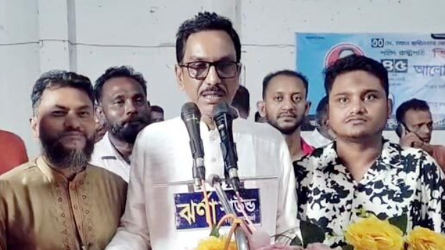 মন্ত্রীকে ‘নবী’ বলায় সমালোচনার মুখে জেলা পরিষদ প্রশাসক