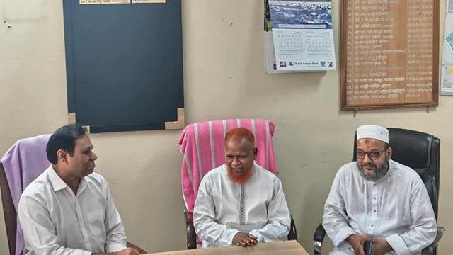 চাঁপাইনবাবগঞ্জ ২৫০ শয্যা বিশিষ্ট জেলা হাসপাতাল পরিদর্শনে নূরুল ইসলাম বুলবুল