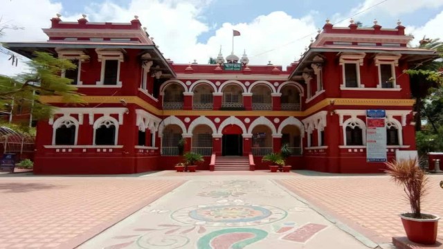 ছবিঃ আলোকিত গৌড়