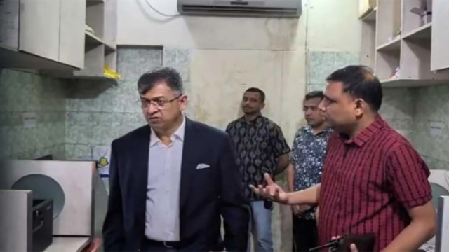 সব থানাকে দালালমুক্ত করার নির্দেশ স্বরাষ্ট্রমন্ত্রীর