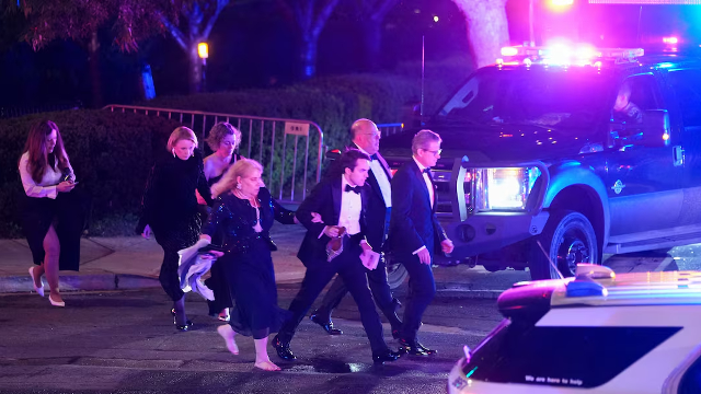 হোয়াইট হাউস করেসপন্ডেন্টস ডিনারে গুলির শব্দ, দ্রুত সরিয়ে নেওয়া হলো ট্রাম্পকে