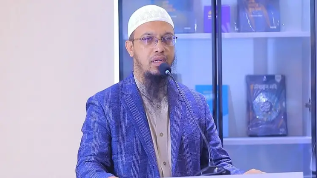 দাম্পত্য জীবনে মনোমালিন্য হলেই তালাকের কথা নয়, সম্পর্কের প্রতি যত্নবান হওয়ার আহ্বান শায়খ আহমাদুল্লাহর