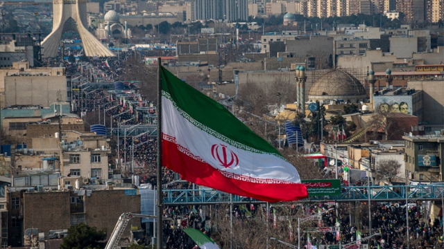 যেকোনো মুহূর্তে পূর্ণমাত্রার যুদ্ধের হুঁশিয়ারি ইরানের