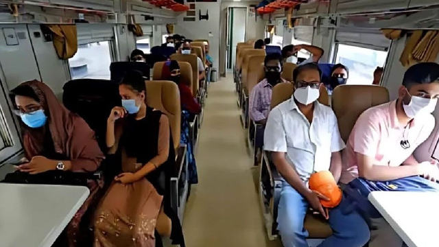 করোনার সংক্রমণ বাড়ছে, ঈদ ফেরত ট্রেনযাত্রায় স্বাস্থ্যবিধি মানার আহ্বান রেলপথ মন্ত্রণালয়ের