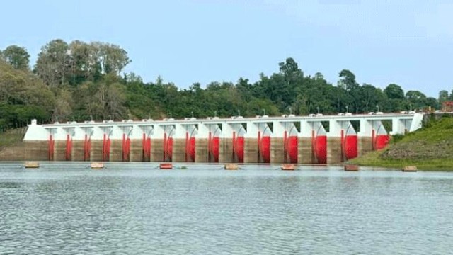 কাপ্তাই হ্রদে কমছে পানি, বিদ্যুৎকেন্দ্রের ৪ ইউনিট বন্ধ