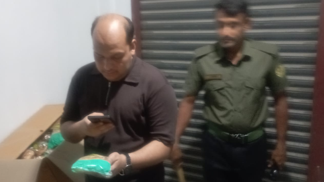 স্কুল ফিডিংয়ে নিম্নমানের খাবার খেয়ে অসুস্থ ২০ শিক্ষার্থী, সরবরাহকারী প্রতিষ্ঠান 'গাক'কে ৪০ হাজার টাকা জরিমানা