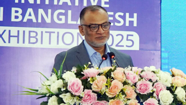 চীনকে বাংলাদেশে মানসম্পন্ন গাড়ি উৎপাদনের আহ্বান বাণিজ্য উপদেষ্টার