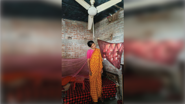 গোমস্তাপুরে গৃহবধূর ঝুলন্ত মরদেহ উদ্ধার, স্বামী ও শাশুড়ি আটক