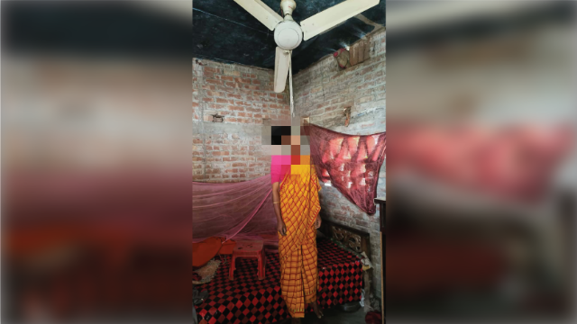 গোমস্তাপুরে গৃহবধূর ঝুলন্ত মরদেহ উদ্ধার, স্বামী ও শাশুড়ি আটক