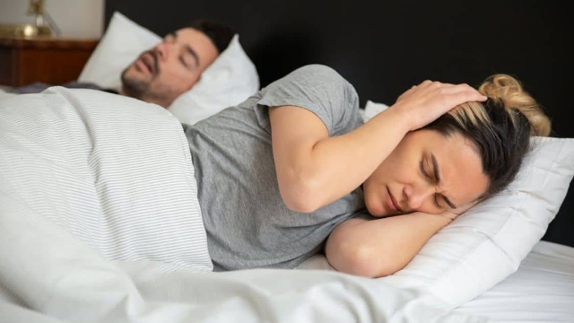 যে সহজ উপায়ে দূর হবে নাক ডাকার সমস্যা