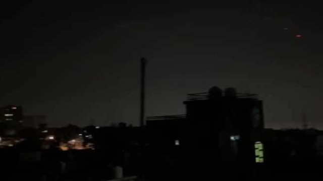 জম্মুতে পাকিস্তানের ড্রোন ও ক্ষেপণাস্ত্র হামলা, সীমান্তজুড়ে উত্তেজনা চরমে