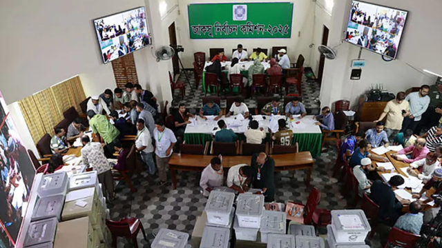 জাকসুর চূড়ান্ত ফল রাত ১১টার মধ্যে ঘোষণার আশা নির্বাচন কমিশনের