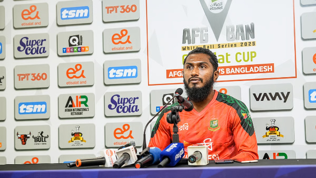 ৯ রানে ৬ উইকেট হারানো নিয়ে জাকের বললেন, ‘এমন হতেই পারে’