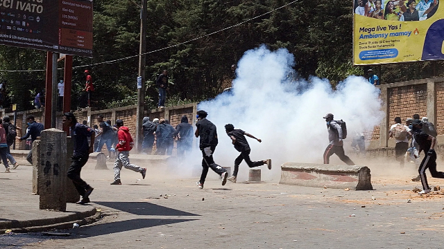 জেন-জি বিক্ষোভের মুখে সরকার ভেঙে দিলেন মাদাগাস্কারের প্রেসিডেন্ট