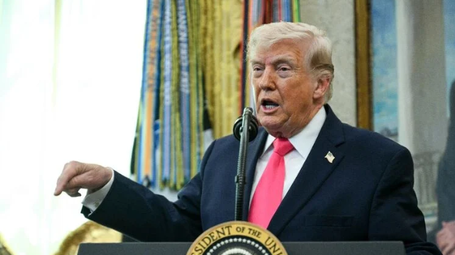 ইরান ইস্যুতে যুদ্ধবিরতির মেয়াদ বাড়ালেন ট্রাম্প, কূটনৈতিক সমাধানের ইঙ্গিত