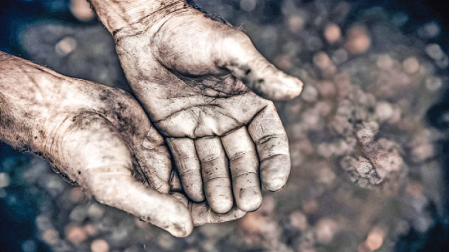 দরিদ্র ব্যক্তির জন্য নবীজি (সা.)-এর সুসংবাদ