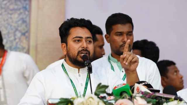 সংবিধান সংস্কার পরিষদের শপথ না হলে সোচ্চার হওয়ার আহ্বান নাহিদ ইসলামের