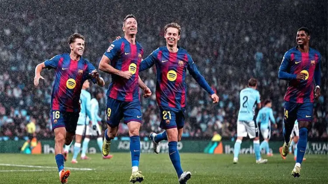 লেওয়ানডস্কির হ্যাটট্রিকে সেল্টা ভিগোকে হারিয়ে শিরোপা দৌড়ে ঘুরে দাঁড়াল বার্সেলোনা