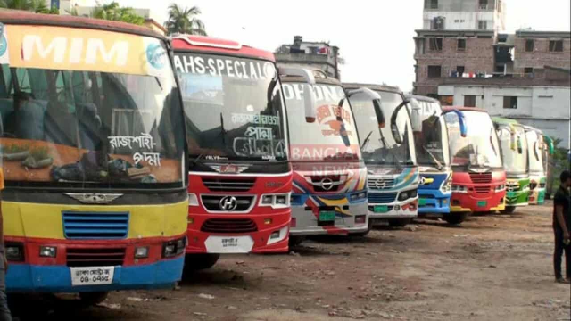 চালককে মারধরের ঘটনায় রাজশাহী-চাঁপাইনবাবগঞ্জ রুটে বাস বন্ধ