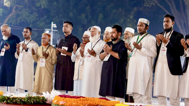 ভাষা শহীদদের শ্রদ্ধা জানালেন জামায়াত আমিরসহ বিরোধীদলীয় নেতারা