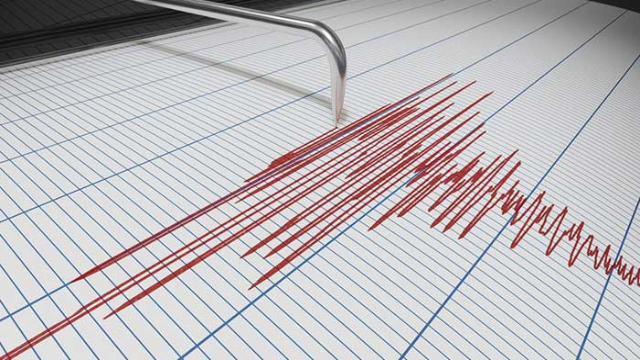 শক্তিশালী ভূমিকম্পে কাঁপল চীন