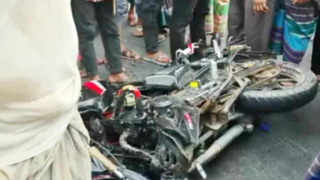 রাজবাড়ীতে ট্রাকচাপায় মোটরসাইকেল আরোহী নিহত, আহত ২