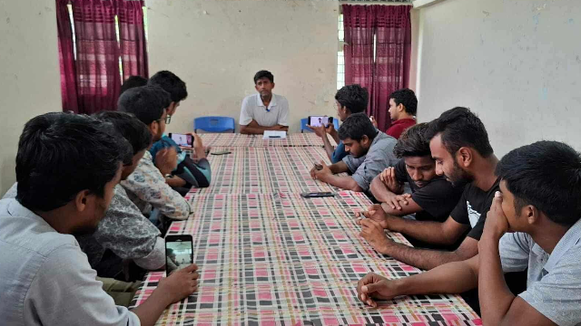 রাবি অধ্যাপকের গবেষণা জালিয়াতির অভিযোগে পুনরায় সংবাদ সম্মেলন সহকর্মীর