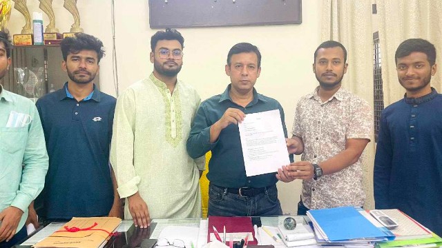 রাজশাহী বিশ্ববিদ্যালয়ে সোহরাওয়ার্দী হলে ১৬ দফা উন্নয়ন দাবিতে ছাত্রশিবিরের স্মারকলিপি প্রদান