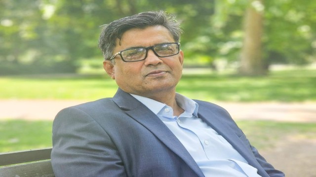 হাসিনার পালিয়ে যাওয়ার ব্রেকিং দিয়ে পুরস্কার পেলেন শফিকুল আলম