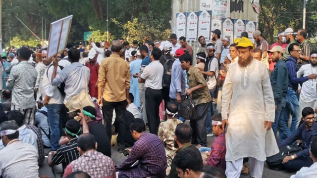 সারা দেশের সরকারি প্রাথমিক বিদ্যালয়ে কমপ্লিট শাটডাউন শুরু