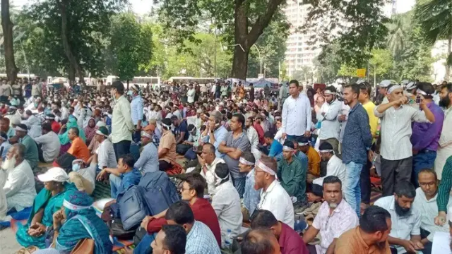 সিদ্ধান্ত বদলে ফের কর্মবিরতিতে প্রাথমিক শিক্ষকরা, আজ দুই মন্ত্রণালয়ের সঙ্গে বৈঠক