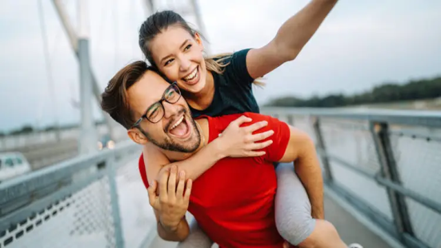 কেন মানুষ ডেট করে? জানুন প্রেমের পেছনের আসল কারণগুলো