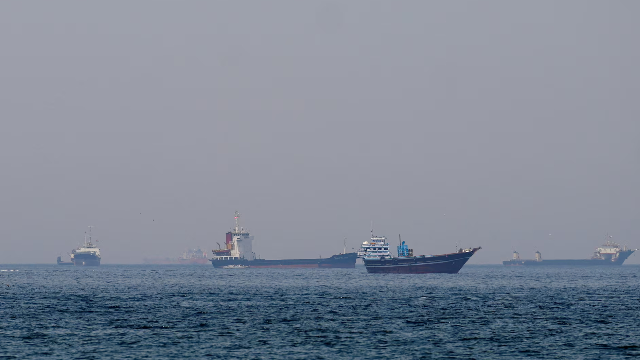 বন্ধুপ্রতিম দেশগুলোকে হরমুজ প্রণালিতে বিশেষ সুবিধা দিচ্ছে ইরান