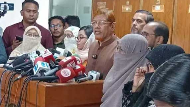 সরকার জনবিরোধী সিদ্ধান্ত নিলে নারী এমপিরাও সোচ্চার হবেন: হামিদুর রহমান আযাদ