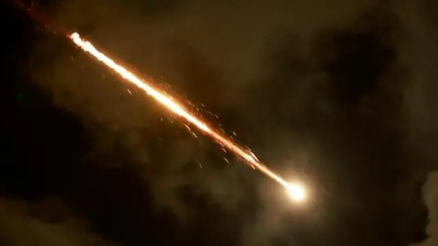 ইসরায়েলে ইরানের ‘সবচেয়ে বড়’ ক্ষেপণাস্ত্র হামলার দাবি, পাল্টা হামলা তেহরানে